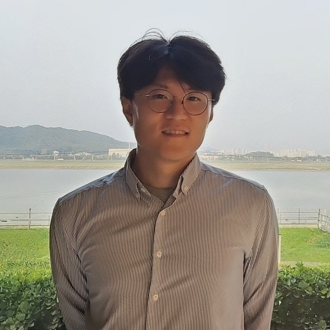 Jinwoong Kim